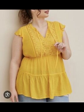 Torrid Sz 0 Yellow Eyelet V‑Neck Flutter Sleeve Tunic